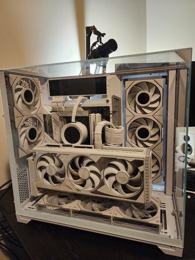 LCD Screen Overload by SunPc - AMD Ryzen 7 7800X3D, GeForce