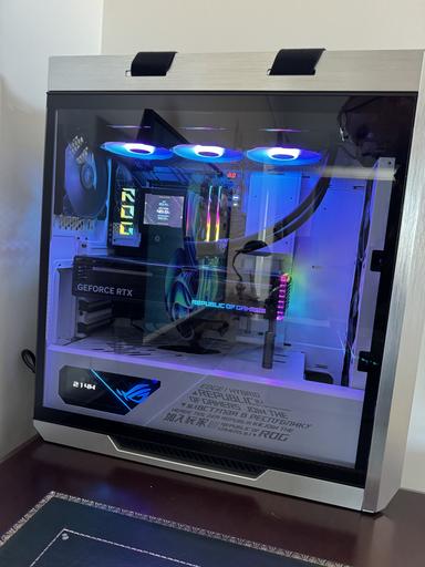 Asus ROG Strix Helios RGB ATX/EATX Mid-Tower Case - White