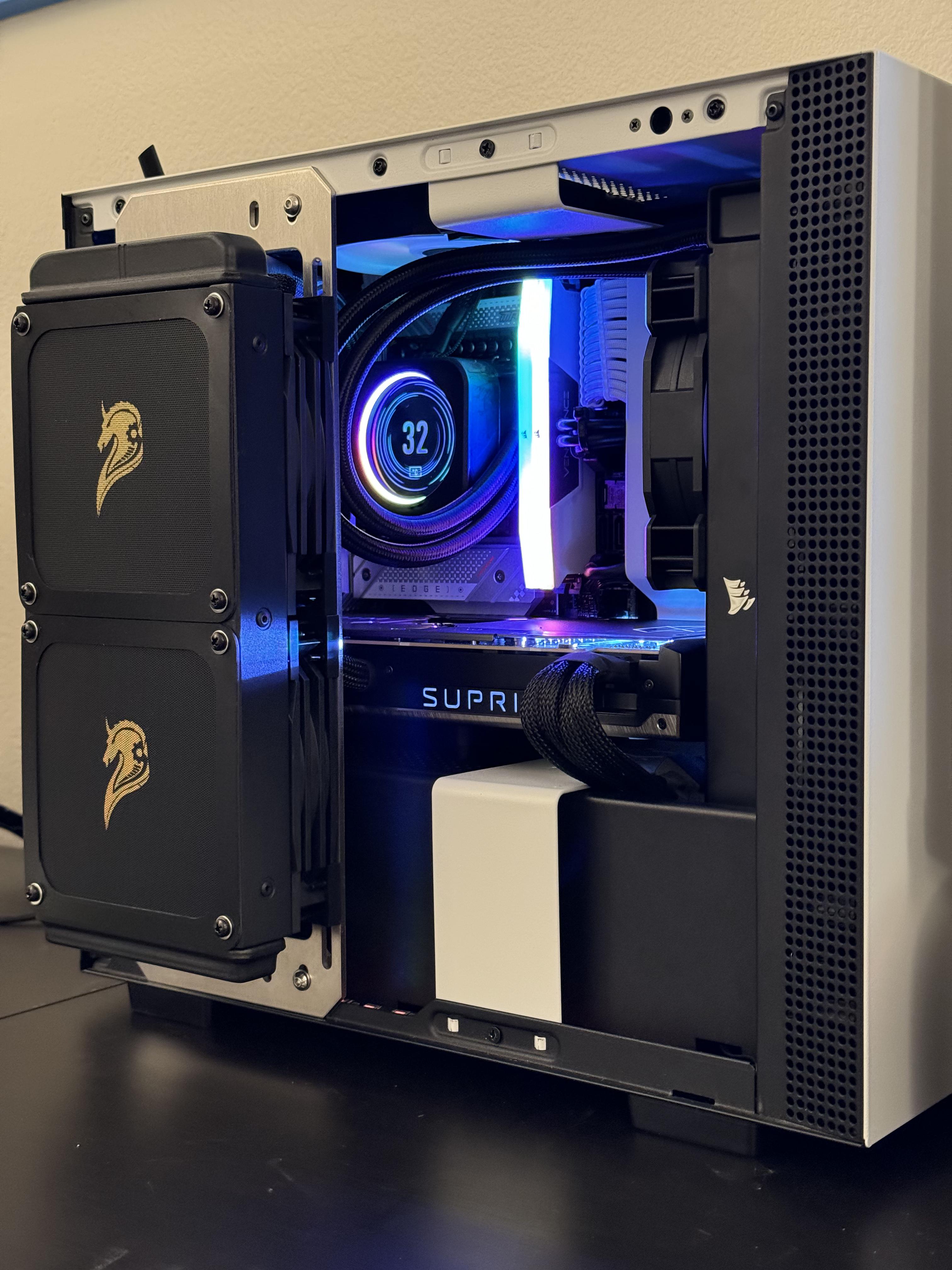 RTX4090 in NZXT H210i by Eric0w - Intel Core i9-14900K, GeForce