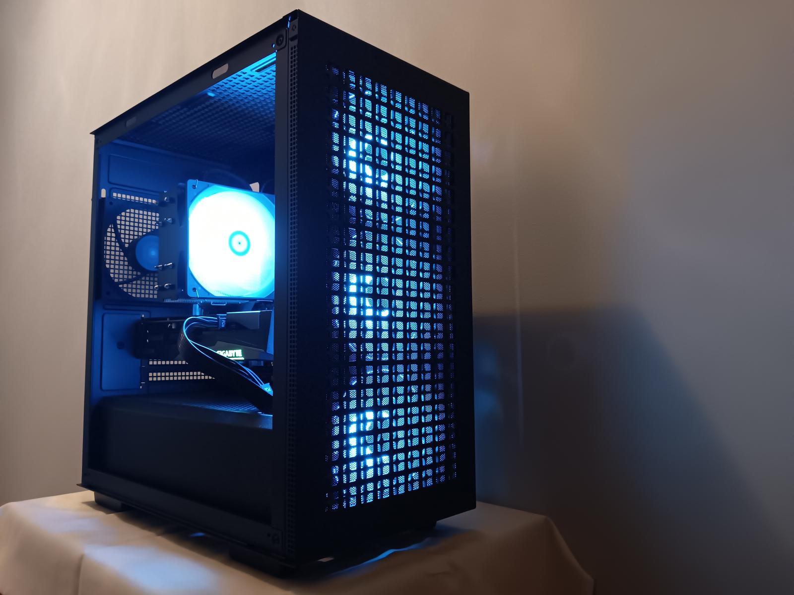 Gaming PC #5 - Ryzen 5 5600 - RX 6600 XT by DoubleRock485