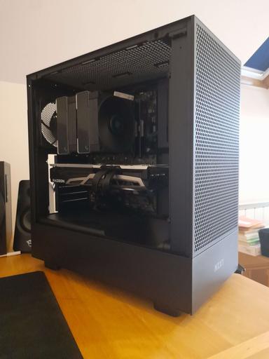 自作pc 6700xt 5600x nzxt Stealth build by szasza_ - AMD Ryzen 5 5600X, Radeon RX 6700 XT