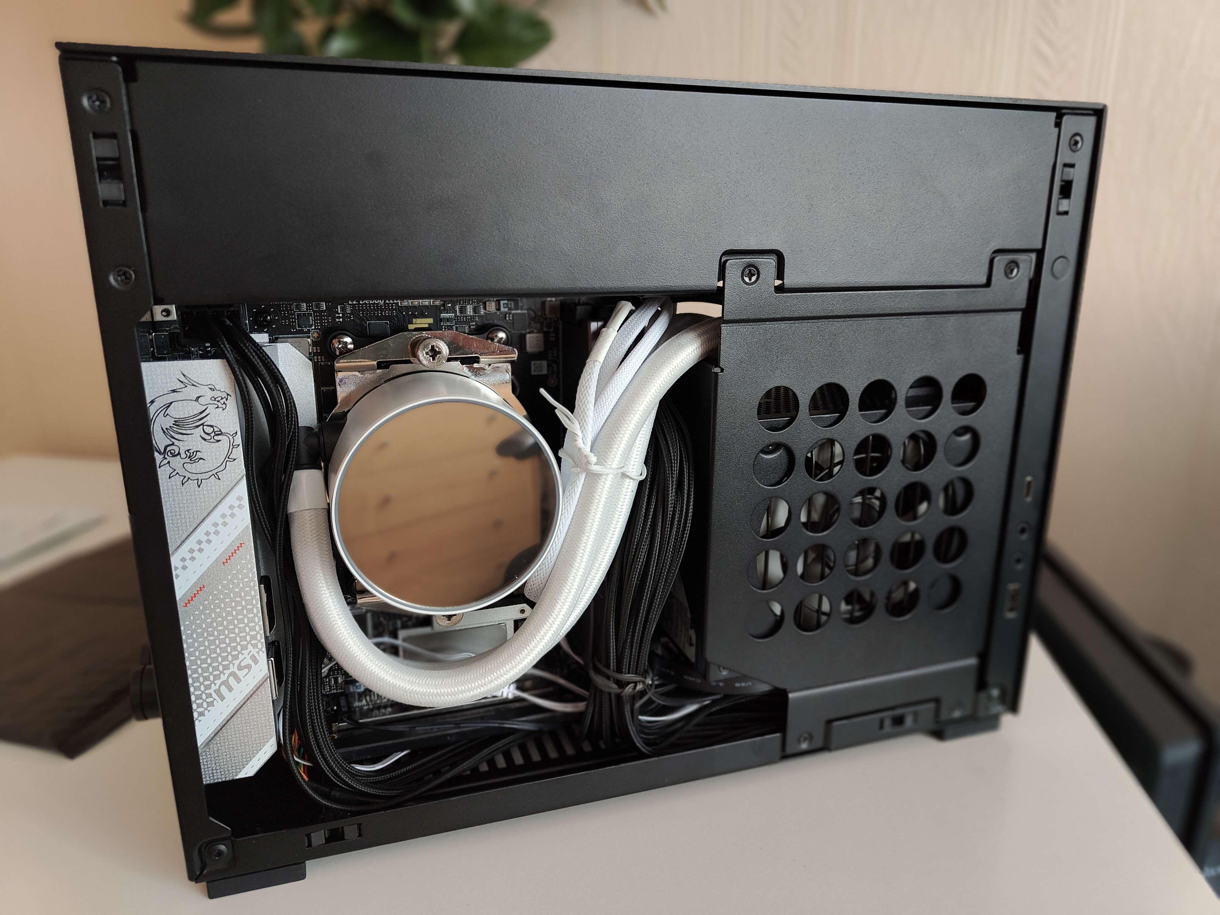 自作PC Purple-Neon-Modern-Gaming-