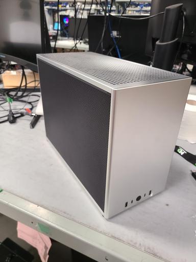 Ncase M2 - 2024 4K Gaming by M1AF - AMD Ryzen 7 7800X3D, GeForce