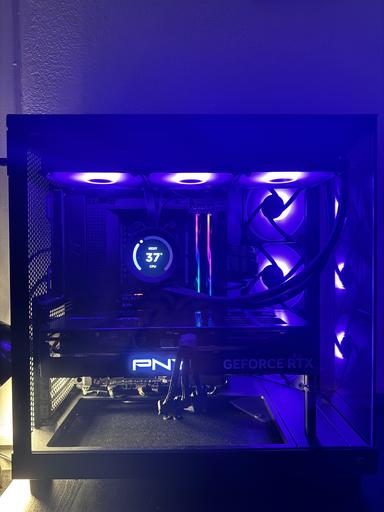 High-End Gaming PC with Ryzen 7 7800X3D & RTX 4080 Super by