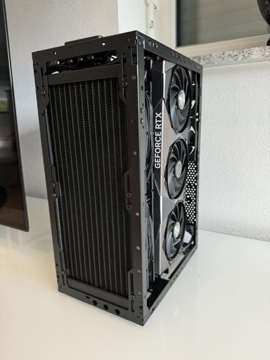SSUPD Meshroom S V2 Gaming PC (9800X3D + 4090) by AndyDeluxe