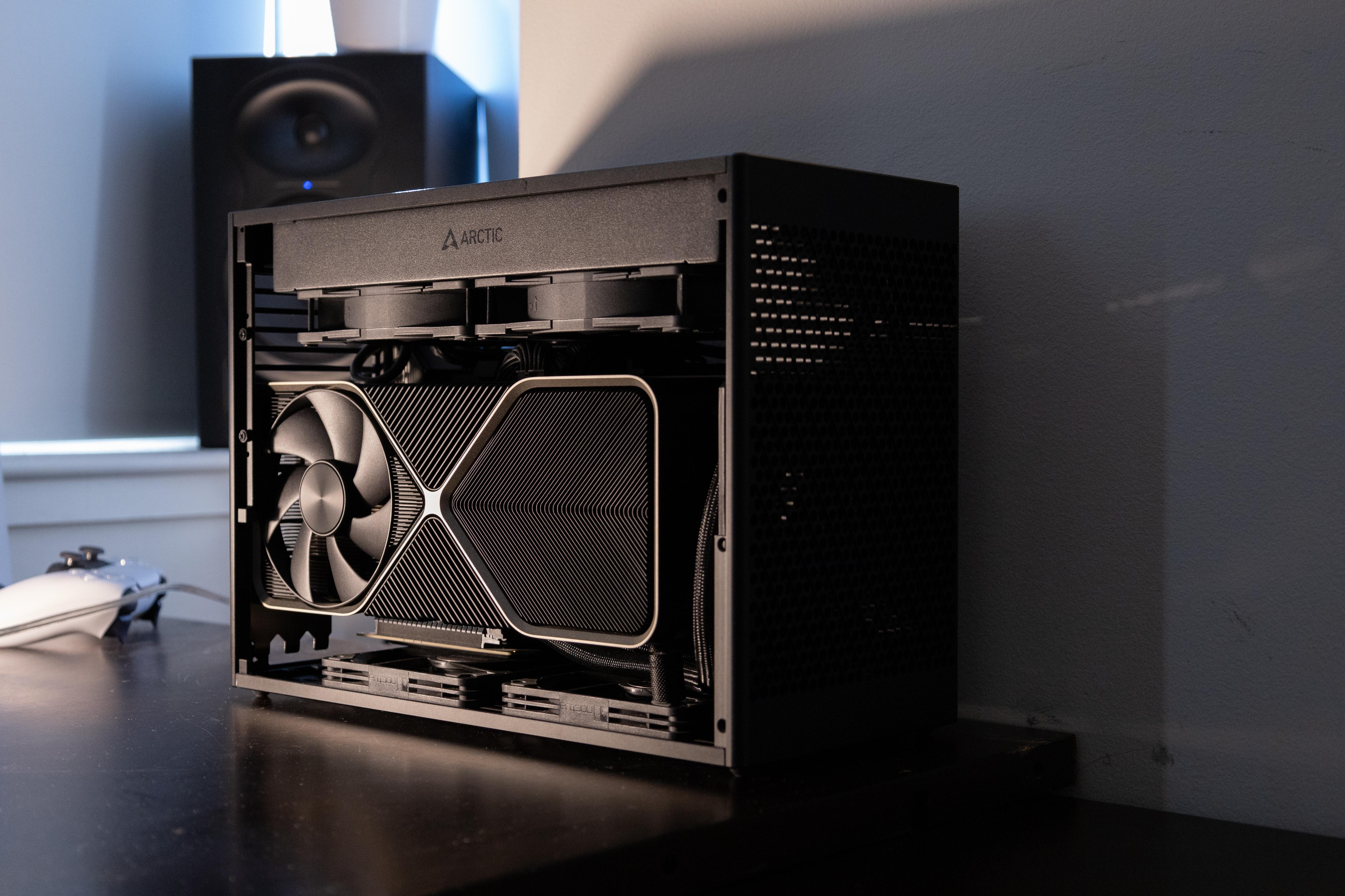 NCASE M2 - Grater VGPU Build by MikeBennet - Intel Core i9