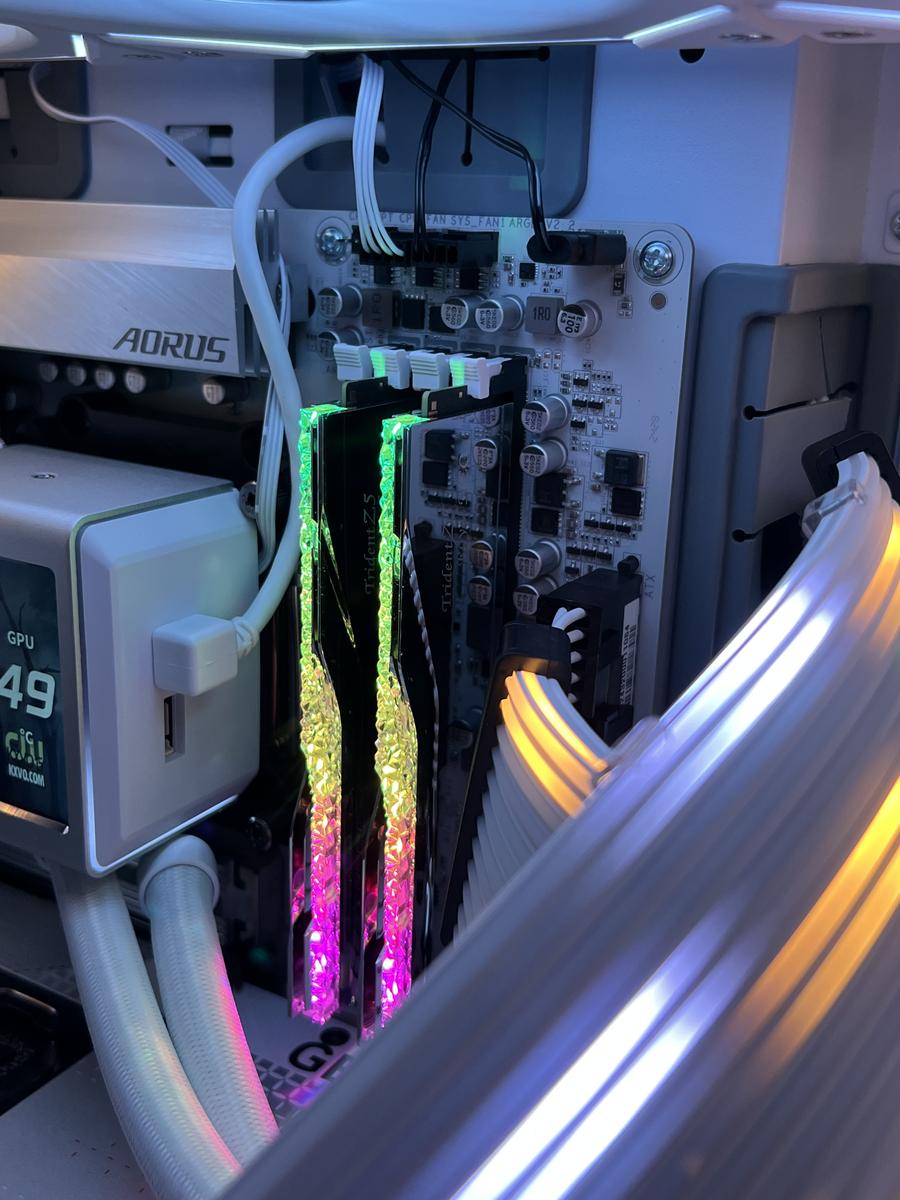 Big Body Ice Box by JKoose - AMD Ryzen 9 7950X3D, GeForce