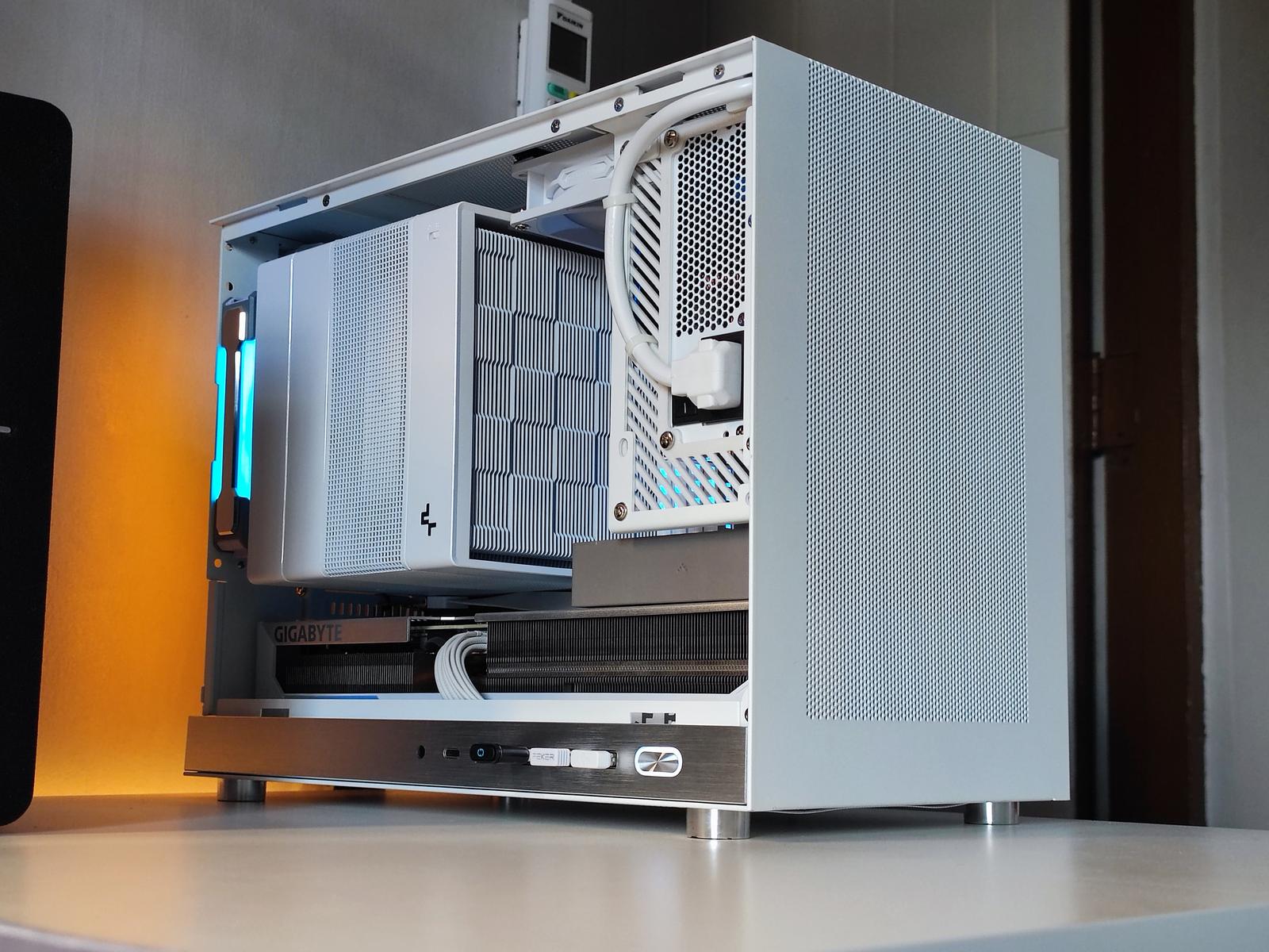 Flash Scale G300 (R7 5700X + RTX 4070 Ti) by benj.perez - AMD