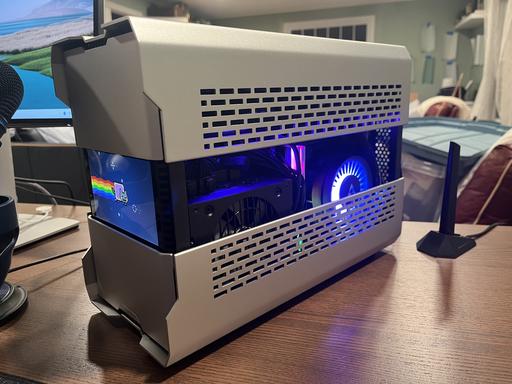 SomethingA Bit Different (Evolv Shift XT SFF Build) by