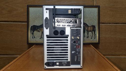 The Silver ITX perfection, NCASE M2 GRATER SILVER by Khabal