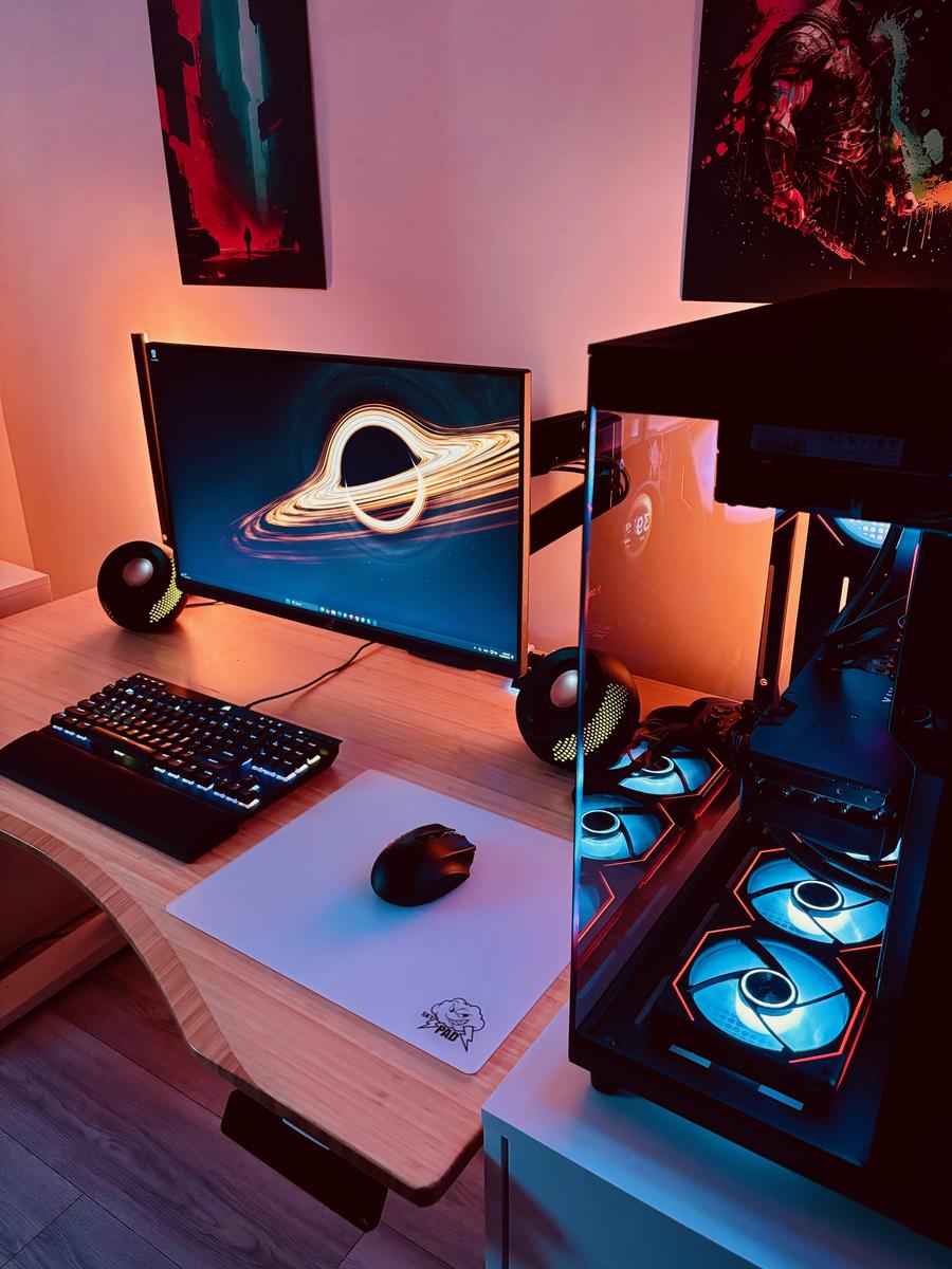 9800x3d w/ MSI x870e Carbon by RCRBRT - AMD Ryzen 7 9800X3D