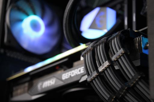 𝙇𝙐𝘾𝙆𝙔 // Core i7-12700K, RTX 3080 // Upper Mid-Range