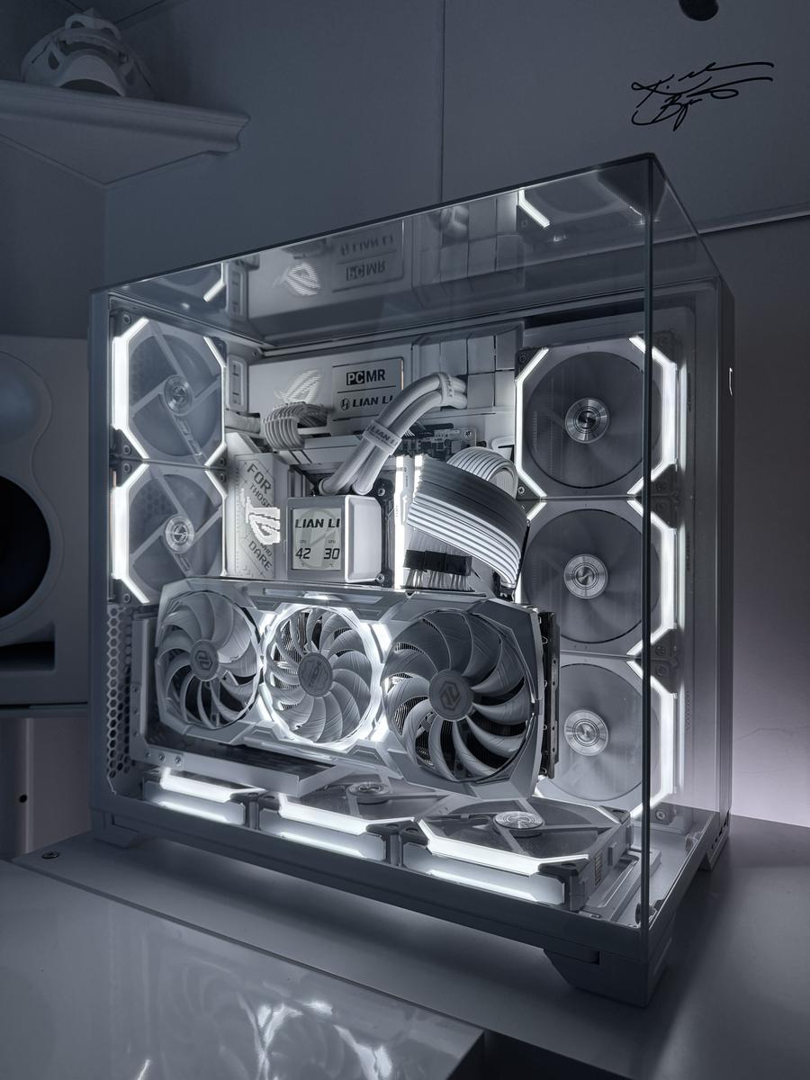 Lian Li Everything by christianvalete - AMD Ryzen 7 9800X3D