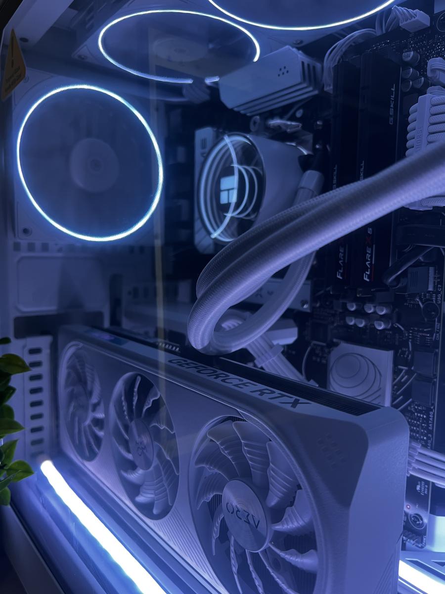 【SHLK622】HYTE Y60 /RTX4060【AERO】 HYTE Y60 White Minimalistic Build by Nilanh - AMD Ryzen 5