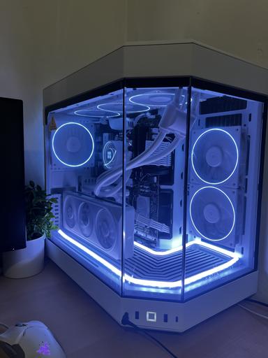【SHLK622】HYTE Y60 /RTX4060【AERO】 Amazon.com: HYTE Y60 Modern Aesthetic Dual Chamber Panoramic