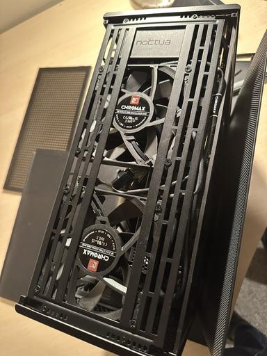 Ncase M2 Grater by Cjhenry - AMD Ryzen 7 9800X3D, GeForce RTX 4070