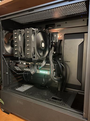 The First PC Build by Ozay101 - AMD Ryzen 5 7600X, Radeon RX 7600 XT ...