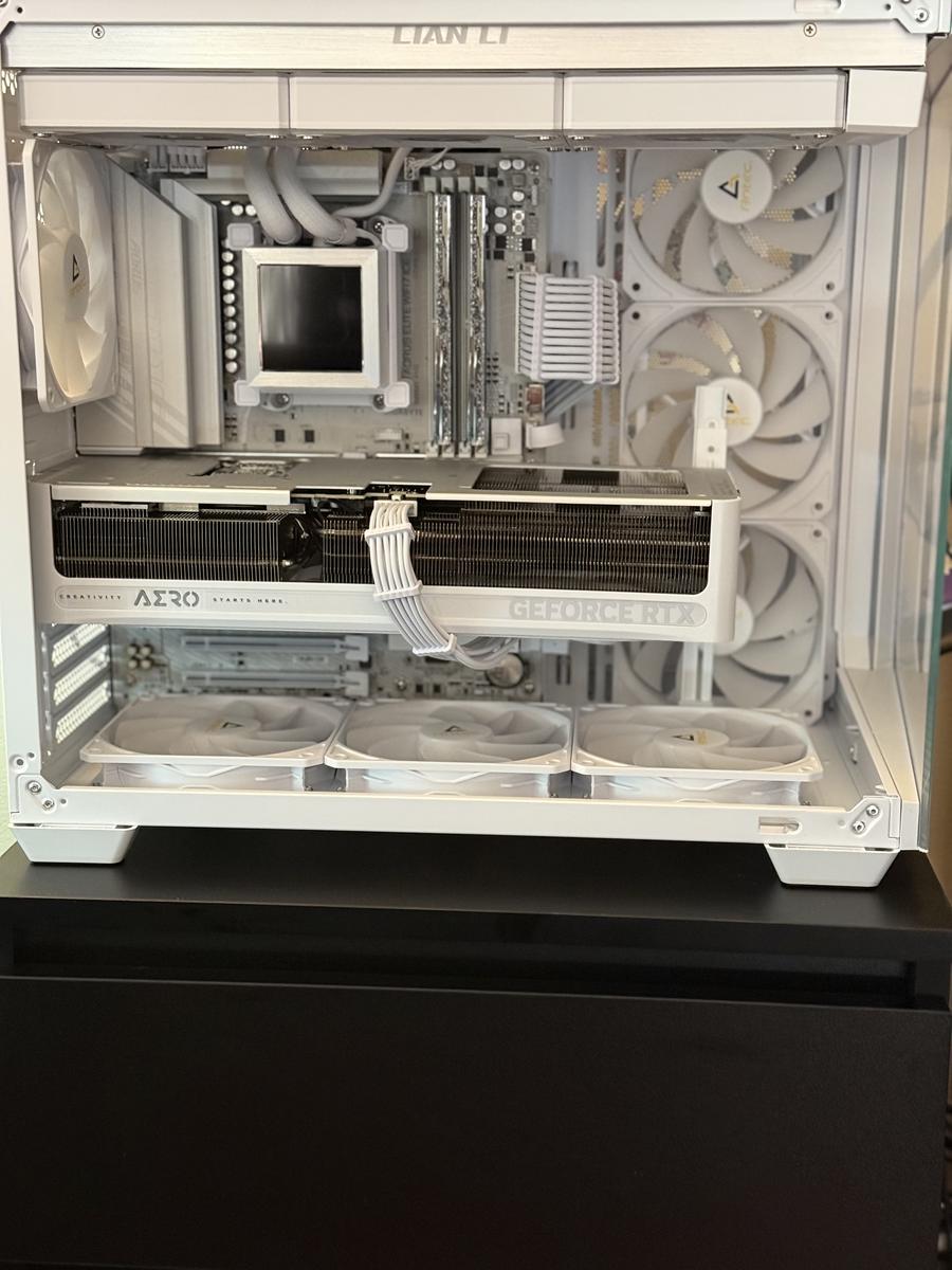 PREDUCTS PC Mount L - ホワイト PC Mount | PREDUCTS