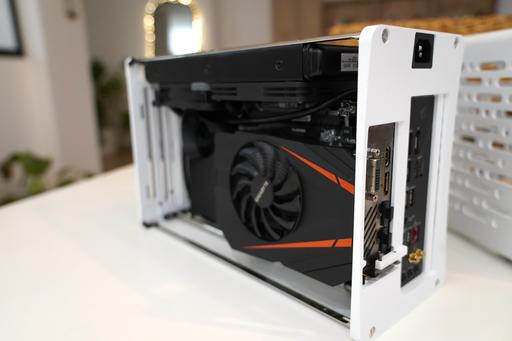 Thorzone NANOQ S Charkカラー ハンドル＋LED NANOQ | 11-16L Unibody SFF mini-ITX Case - THOR ZONE