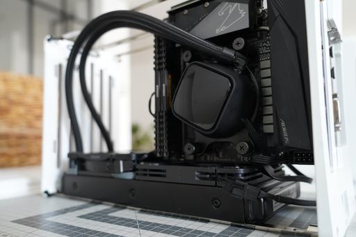 く*p様 THOR ZONE NANOQ S Chark ハンドル＋LED Thor-Zone Nanoq S (Chalk) by s00lfly - AMD Ryzen 9 3900X, GeForce