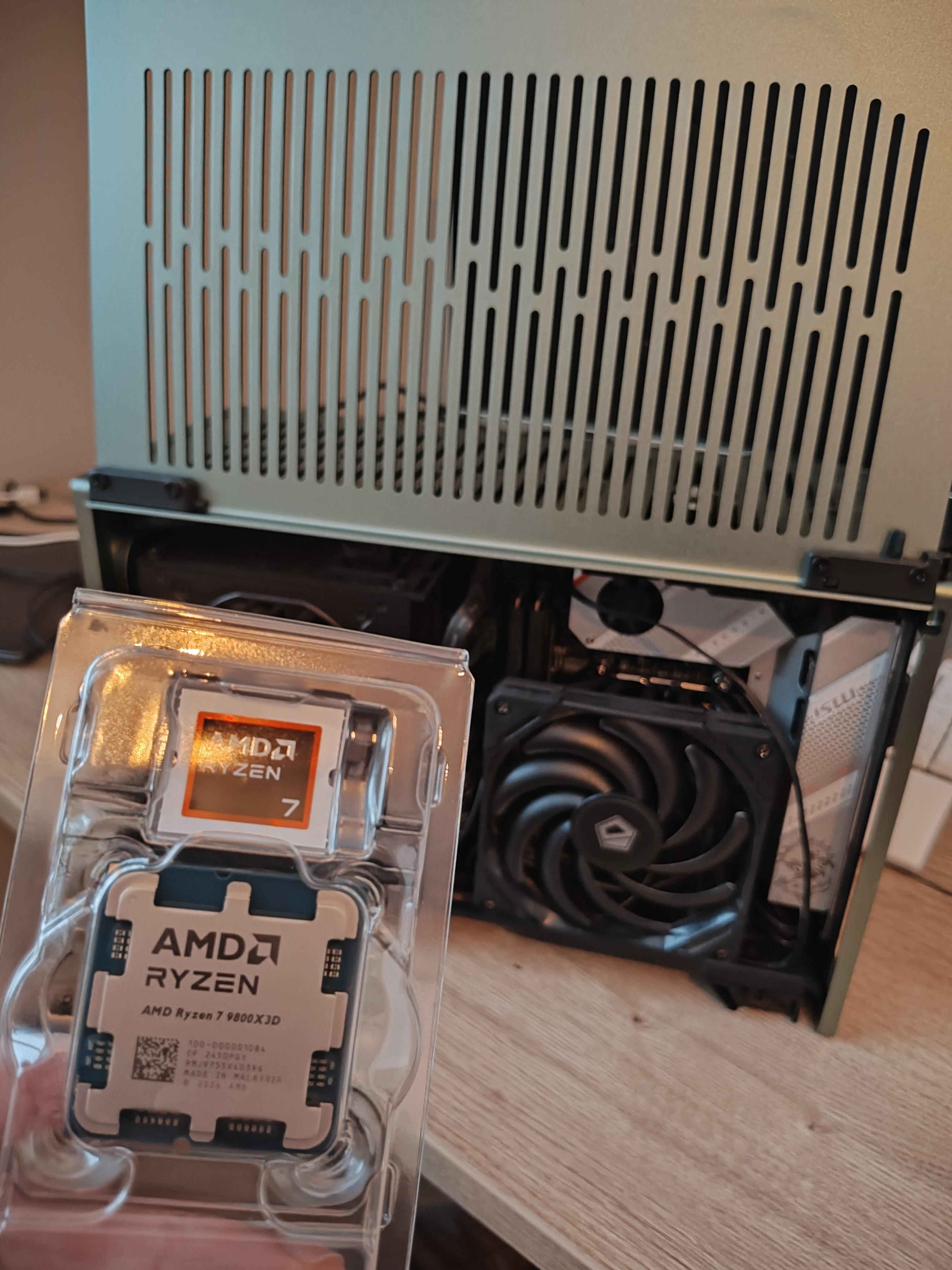 Fractal Terra boosted by frankhendriks50 - AMD Ryzen 7 9800X3D