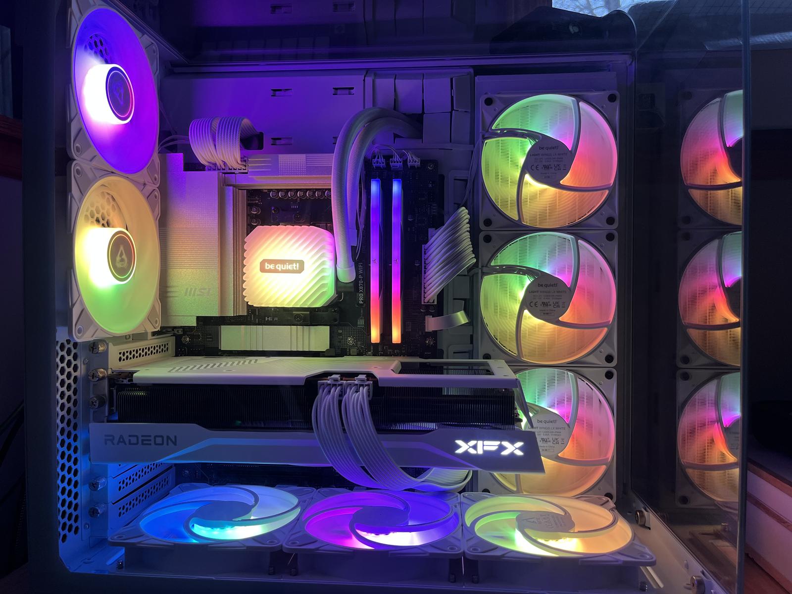 ★ SETUP-EXE★ DREAM PIERCING TOP WHITE 25SPRING021EXE White 9070xt Build by difflx - AMD Ryzen 7 9800X3D, Radeon