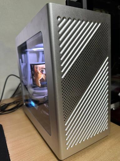 Titanium Cat Toaster by imwaihon - AMD Ryzen 9 9950X3D