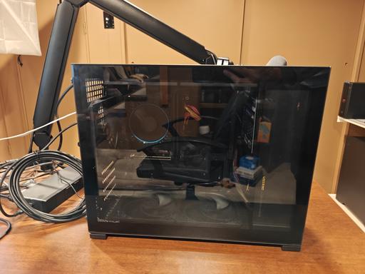 No Fuss / No RGB: Jonsbo D32 ATX Case / ITX Mobo by rebar911