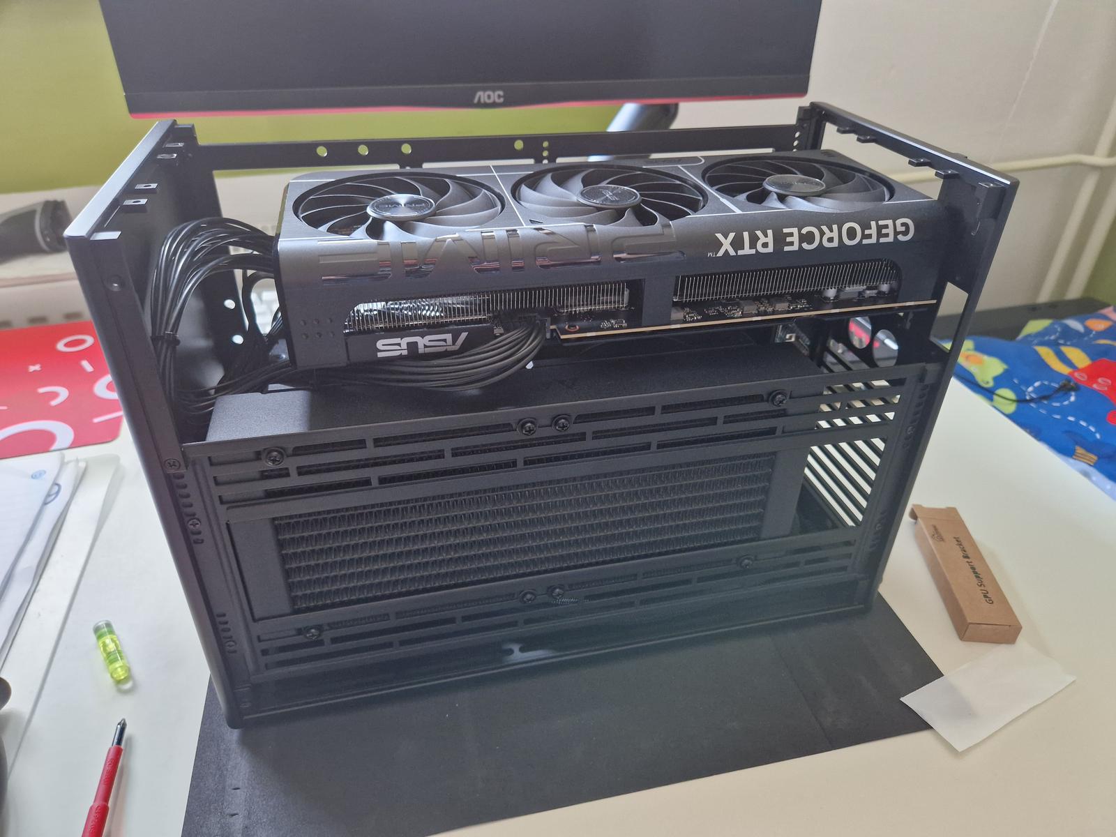 NCASE M2 Round Black by capuder - AMD Ryzen 5 9600X, GeForce RTX
