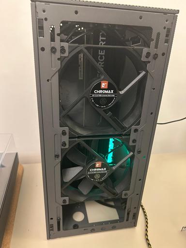 SSUPD Meshroom S + RTX 5080 + Ryzen 7 9800X3D by