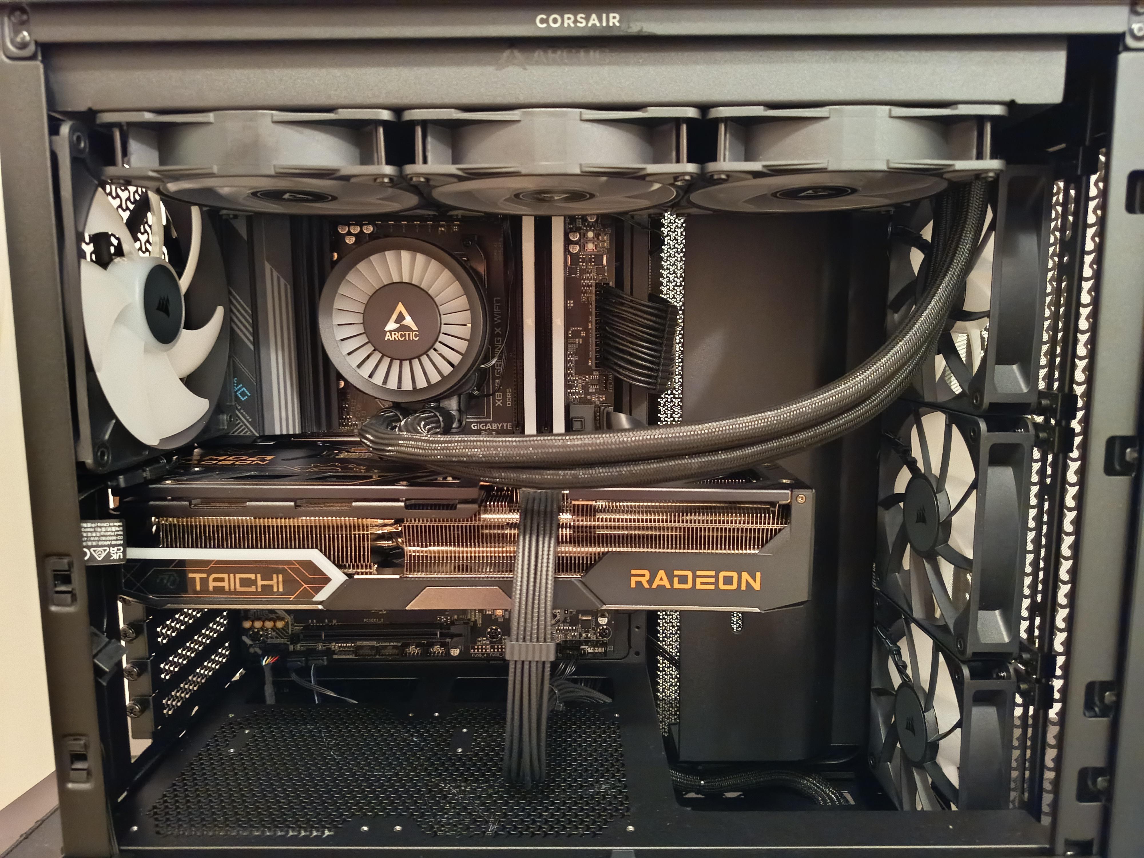 9070 XT build by bibi675 - AMD Ryzen 7 9800X3D, Radeon RX