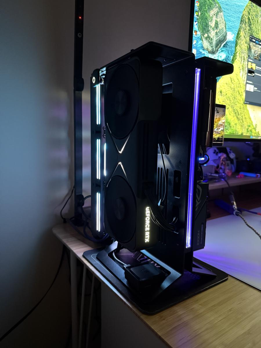 ITX - Xtia Xproto-L 5090 FE build by DoubleChin - AMD Ryzen