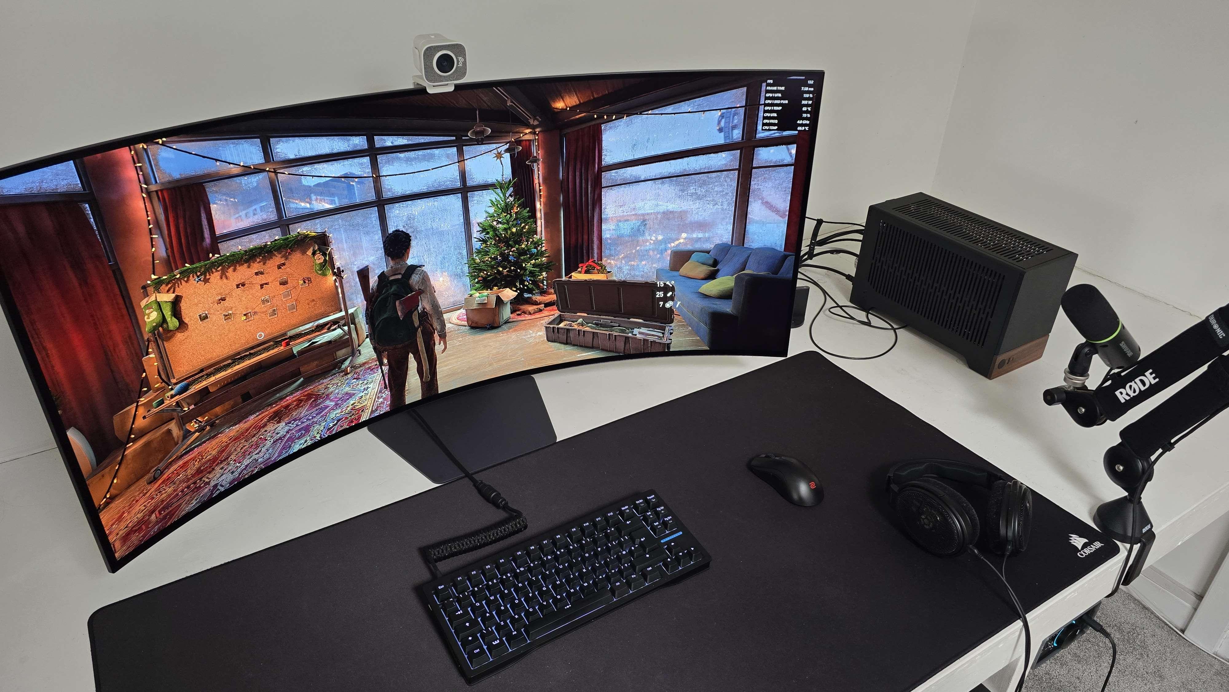 Fractal Terra 2025 Build by 780APM - AMD Ryzen 7 9700X, Radeon RX