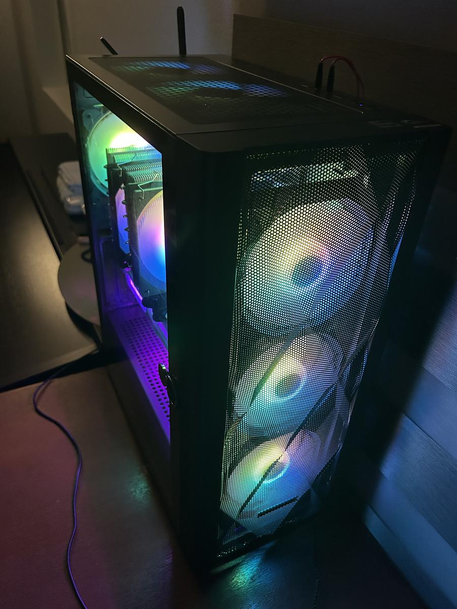 FIRST BUILD (AMD Ryzen 7 7700X w/ ASRock Steel Legend RX 9070XT