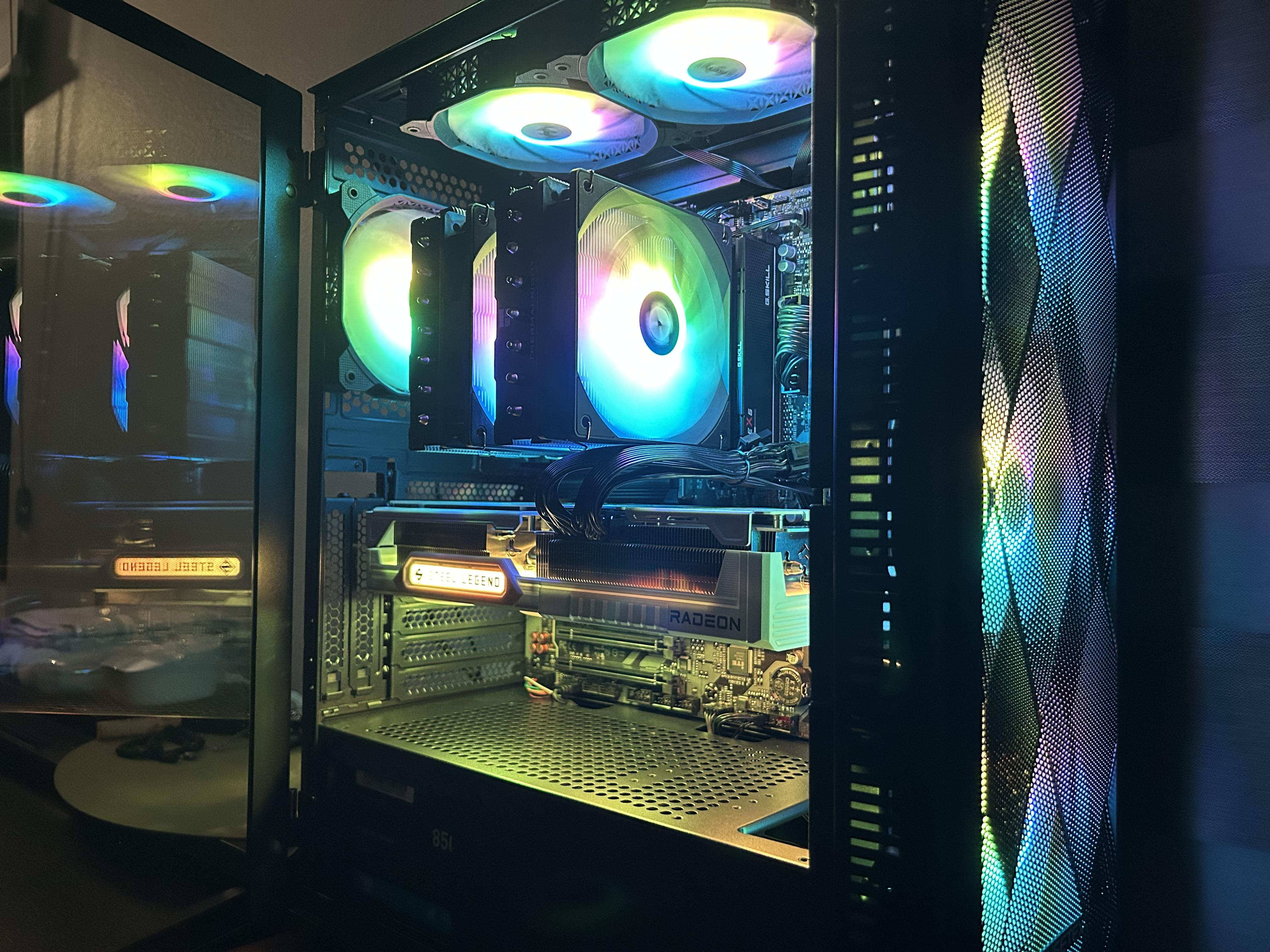 FIRST BUILD (AMD Ryzen 7 7700X w/ ASRock Steel Legend RX