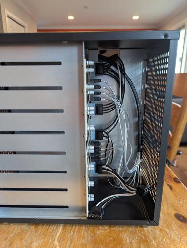 Sagittarius 8-bay Unraid NAS Build by coreyinoz - Intel Core i5
