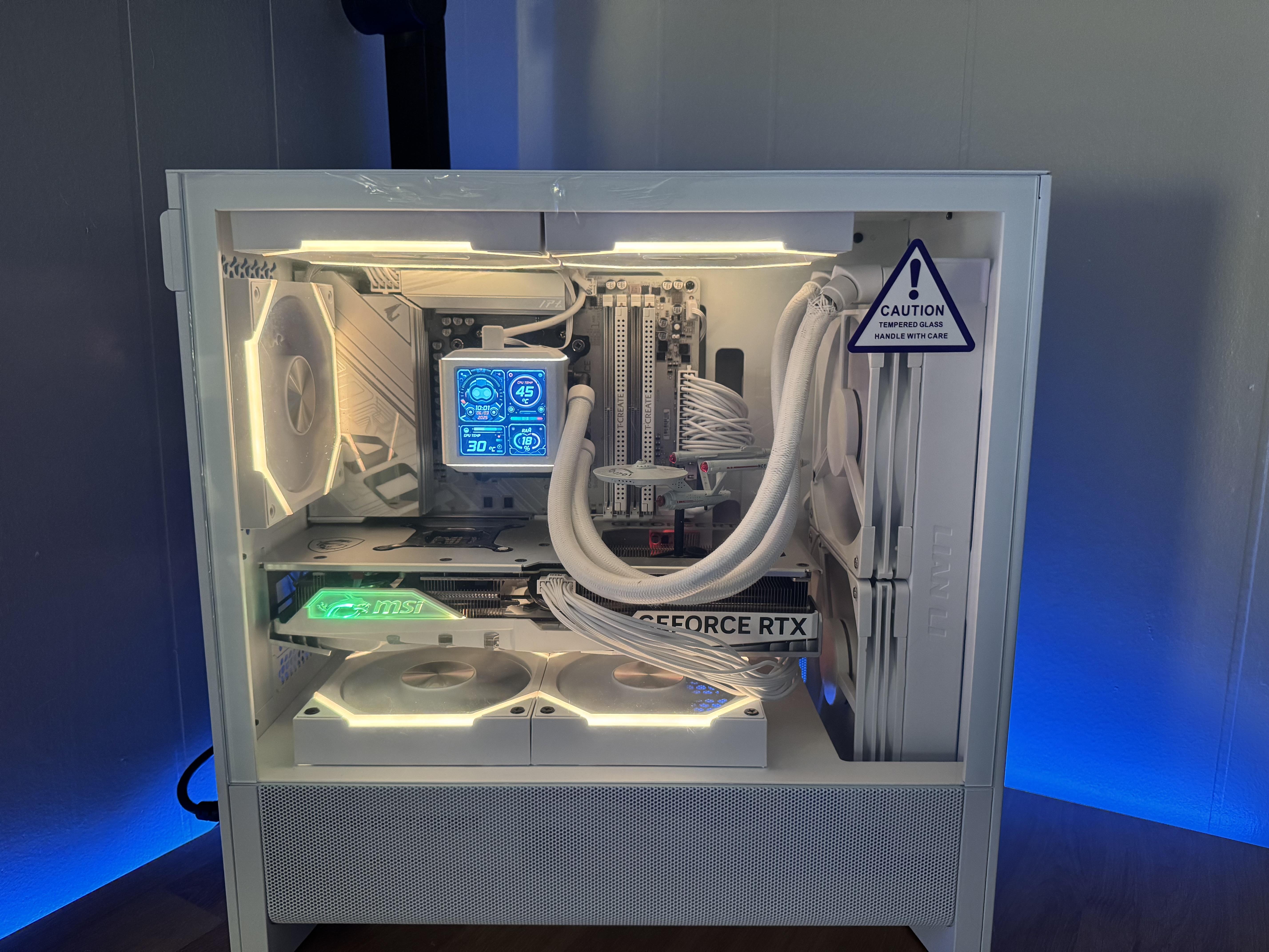 The Enterprise D by ZachMure - AMD Ryzen 7 9700X, GeForce RTX 4070