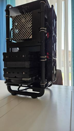 Streacom DA6 ITX beast by JustKris - AMD Ryzen 7 9800X3D, Radeon
