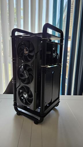 Streacom DA6 ITX beast by JustKris - AMD Ryzen 7 9800X3D, Radeon
