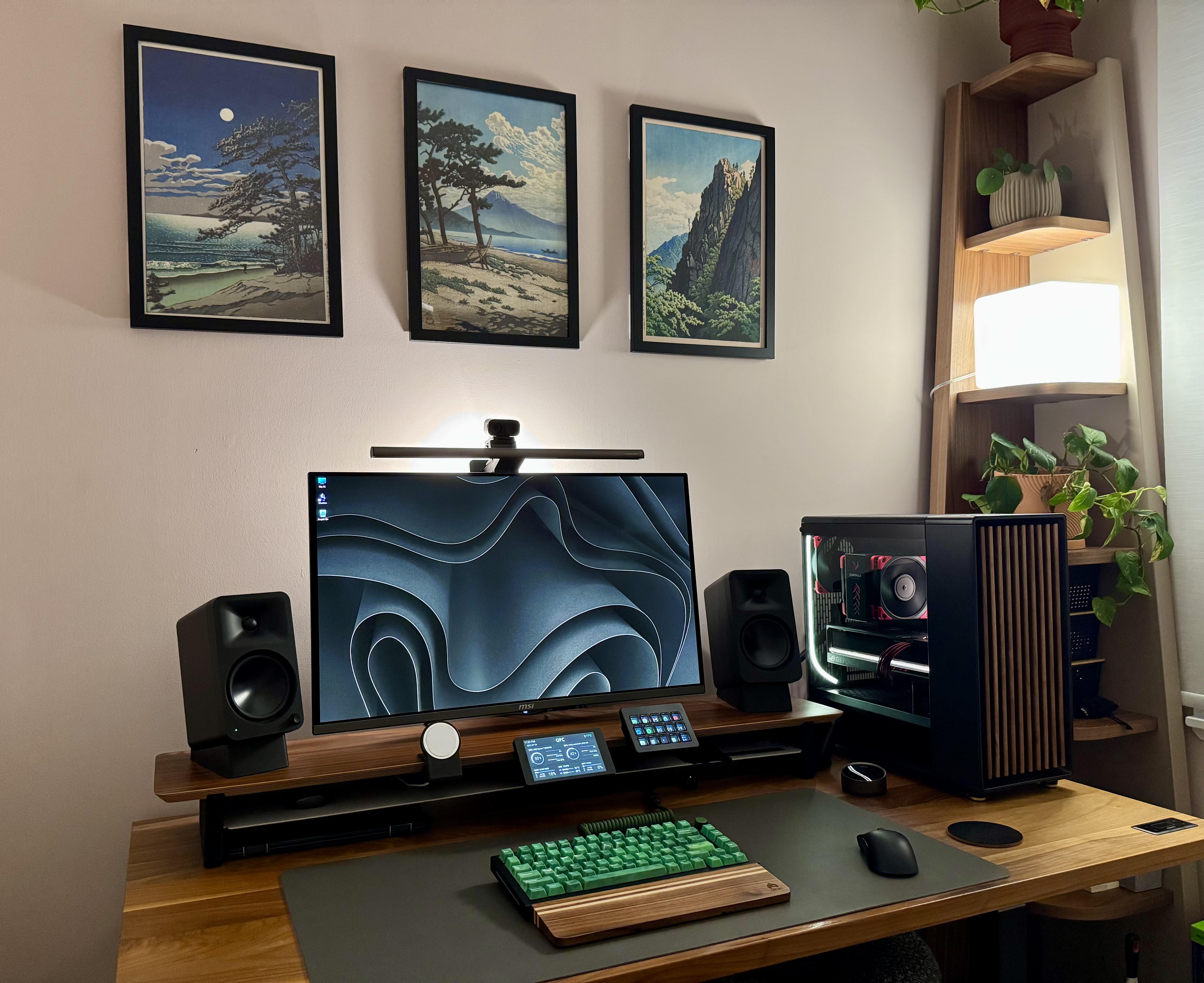 Fractal North 9800X3D plus Astral 5090 by Lemonlimepie - AMD Ryzen