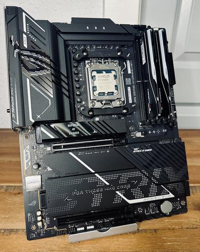 Lian Li O11 Mini V2 by Jyoun006 - AMD Ryzen 7 9800X3D, Radeon RX