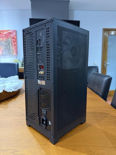 Adamastor (Shiny Snake L400 - Mini ITX / ATX PSU) [First Build] by