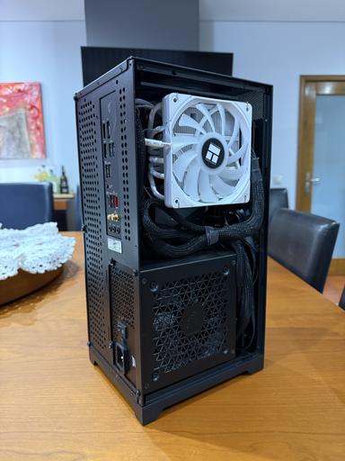 Adamastor (Shiny Snake L400 - Mini ITX / ATX PSU) [First Build] by