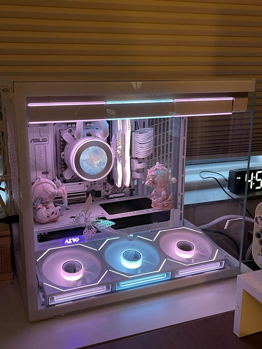 White Lian Li O11D Mini V2 - My First PC Build ❄️ by czx_sc