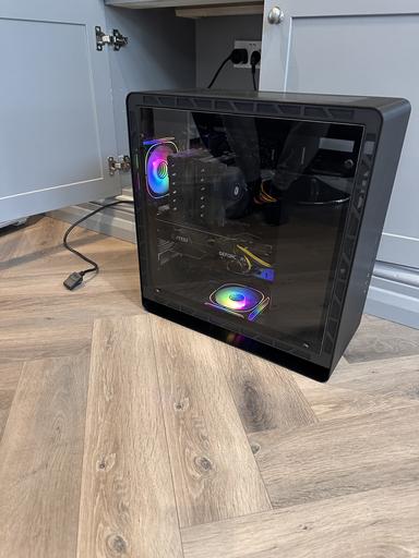 Premium Hand-Me-Downs: Jonsbo UMX6 Full Tower
