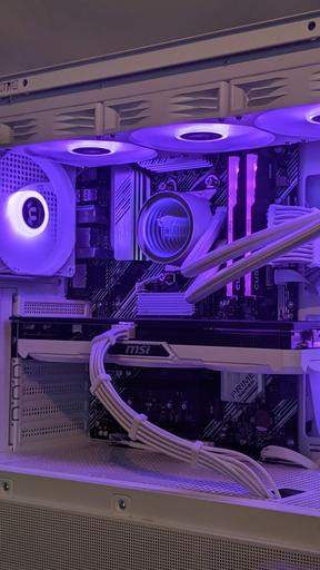 5700x View 270 white flip by GiquePcs - AMD Ryzen 7 5700X, GeForce