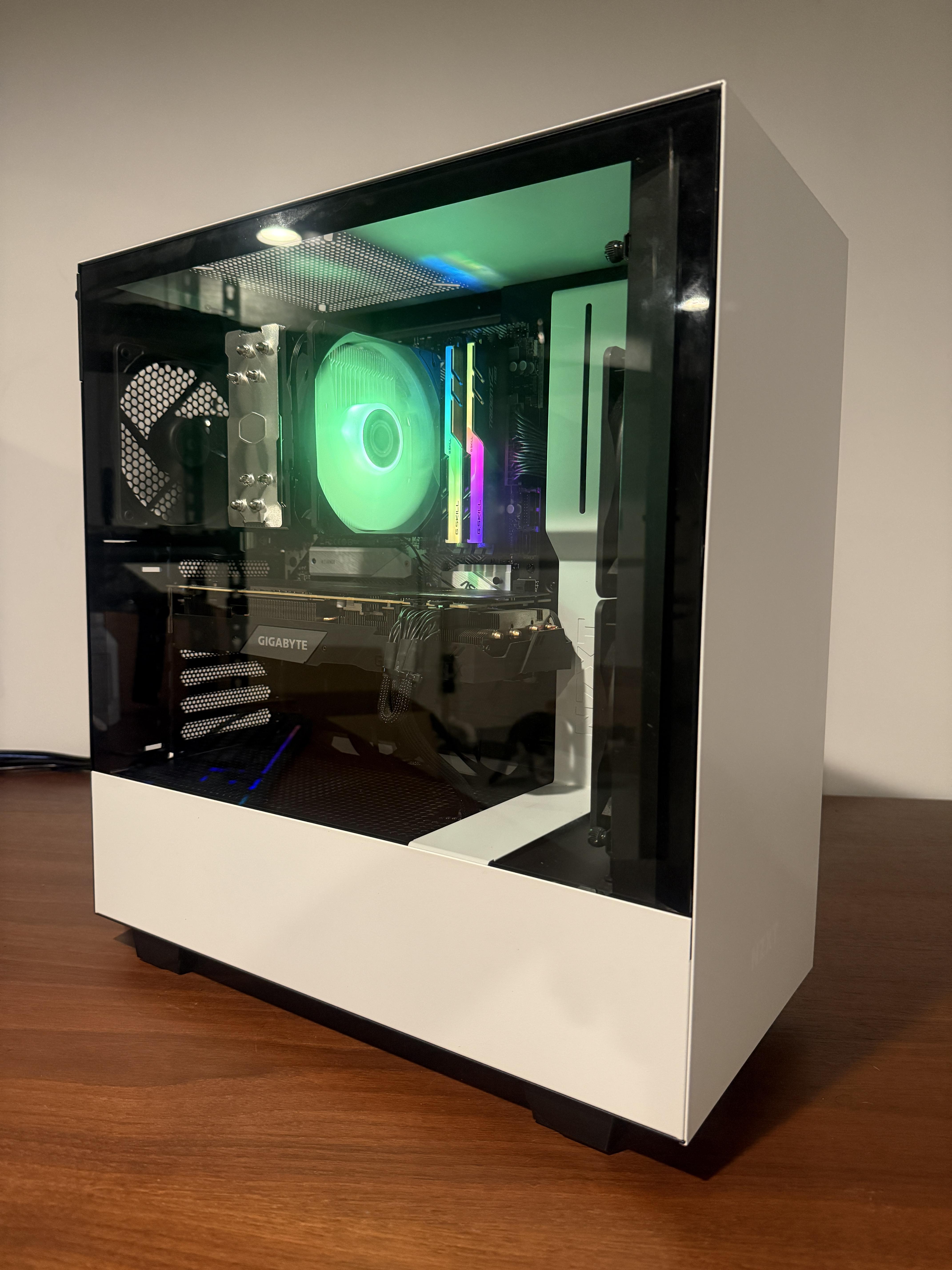 Patience by Aveim - AMD Ryzen 7 3700X, GeForce RTX 2070 SUPER